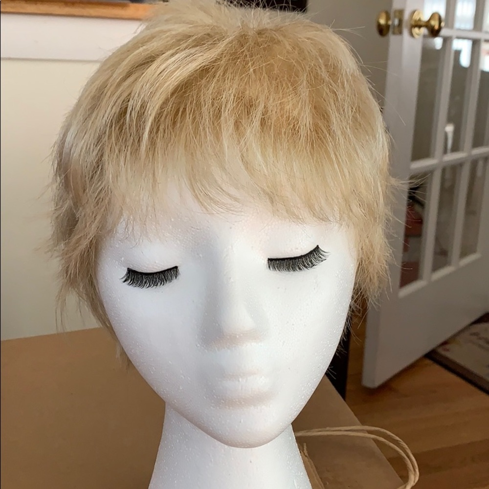 💁‍♀️ Blonde Synthetic Wig